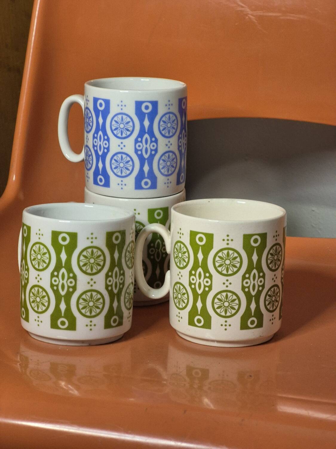 70s mug cups