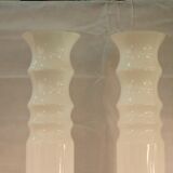 Paire de hauts vases Murano blancs, XXe siècle