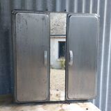 Metal wall-mounted cabinet