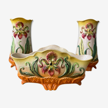 Ensemble de 2 vases et d’une jardinière en barbotine Art Nouveau