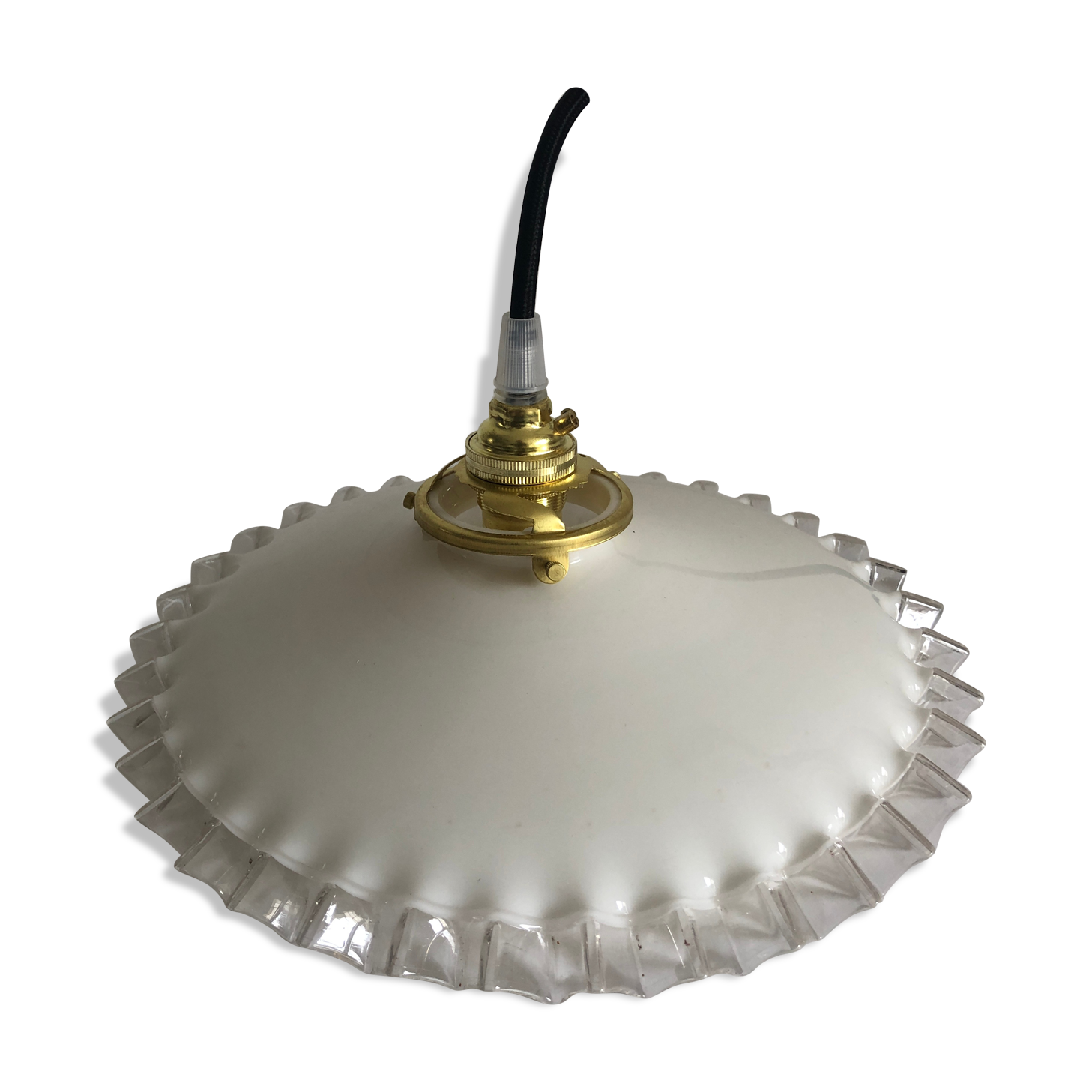 White opaline suspension