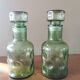 Paire de carafes en verre vert, années 70