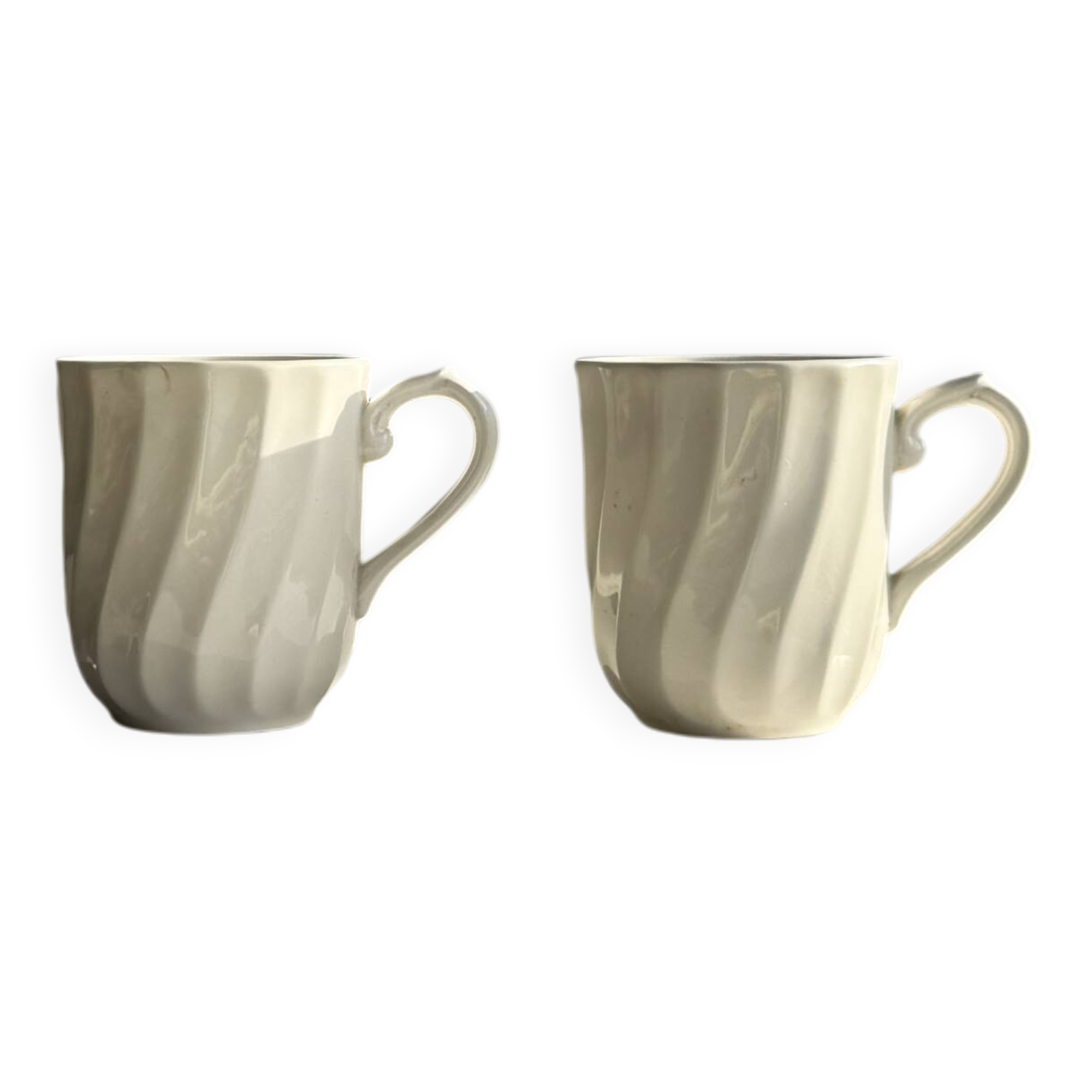 Pair of mugs in English porcelain H10