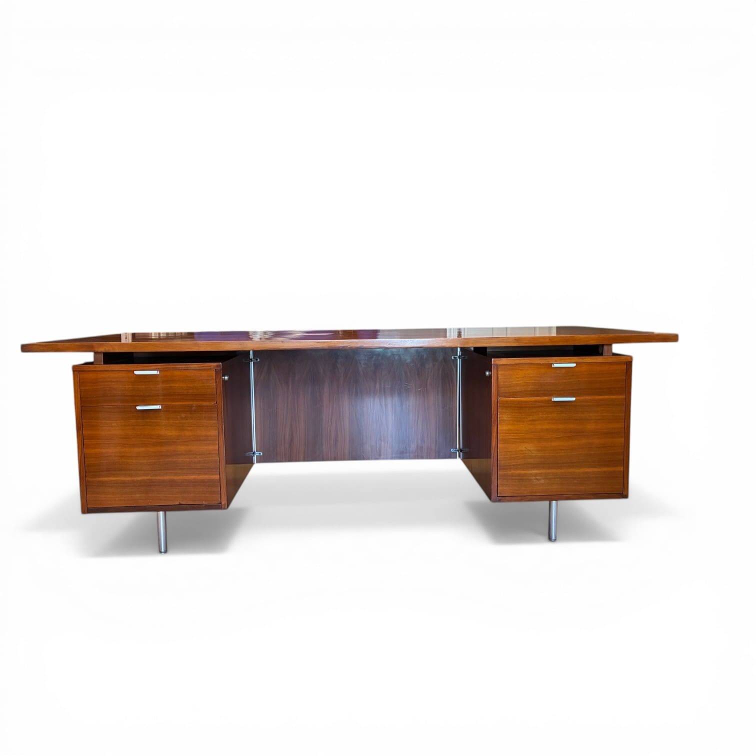 Executive Office "EOG" in Walnut by George Nelson for Herman Miller, Here