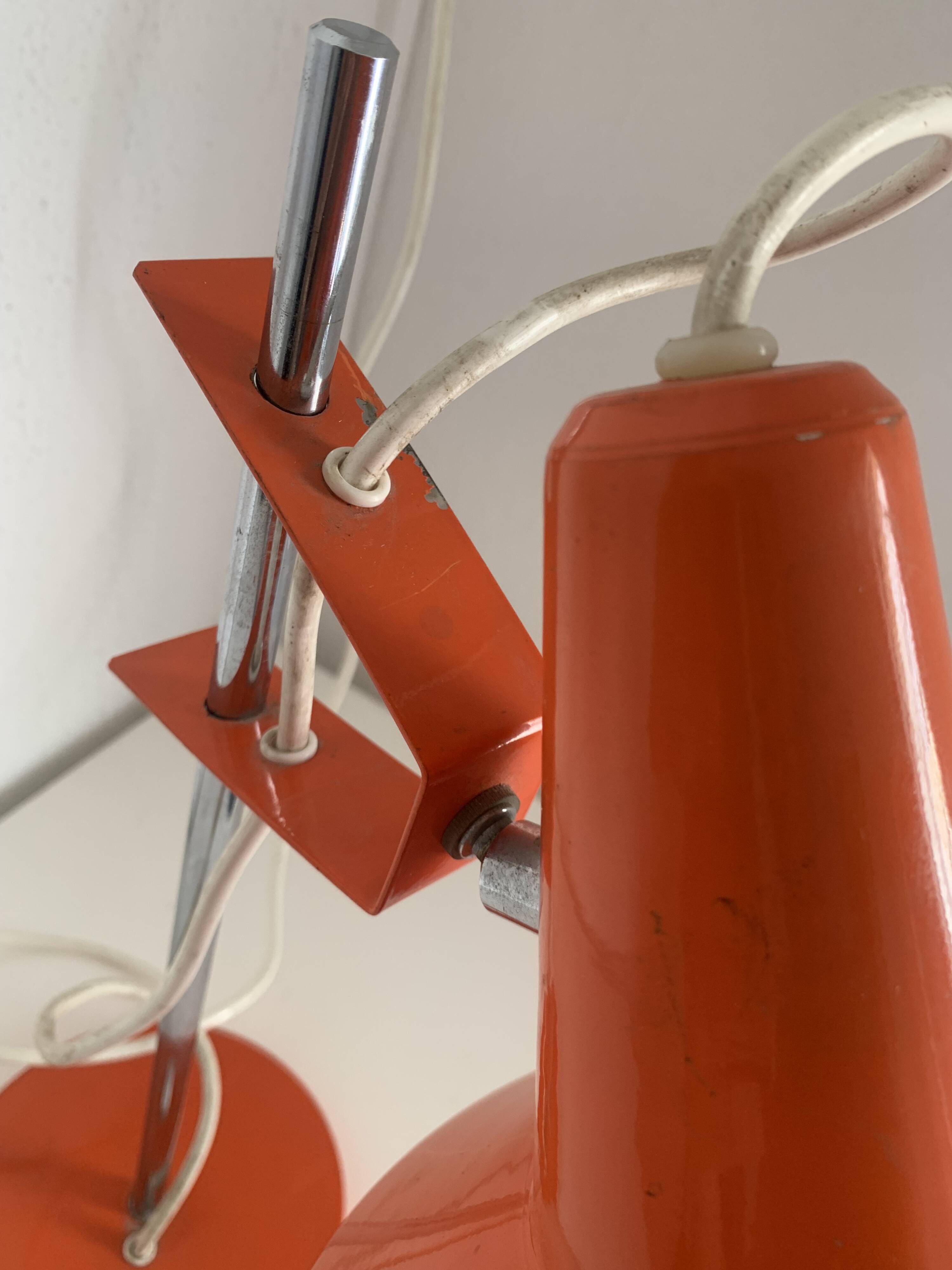 Lampe vintage 1960 Monteuse Delmas bureau orange carotte  - 44 cm