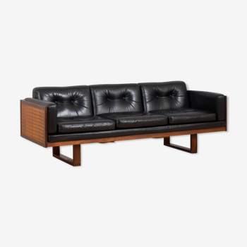 Poul Cadovius "Governor" sofa in rosewood and black leather, Denmark, 1960s.