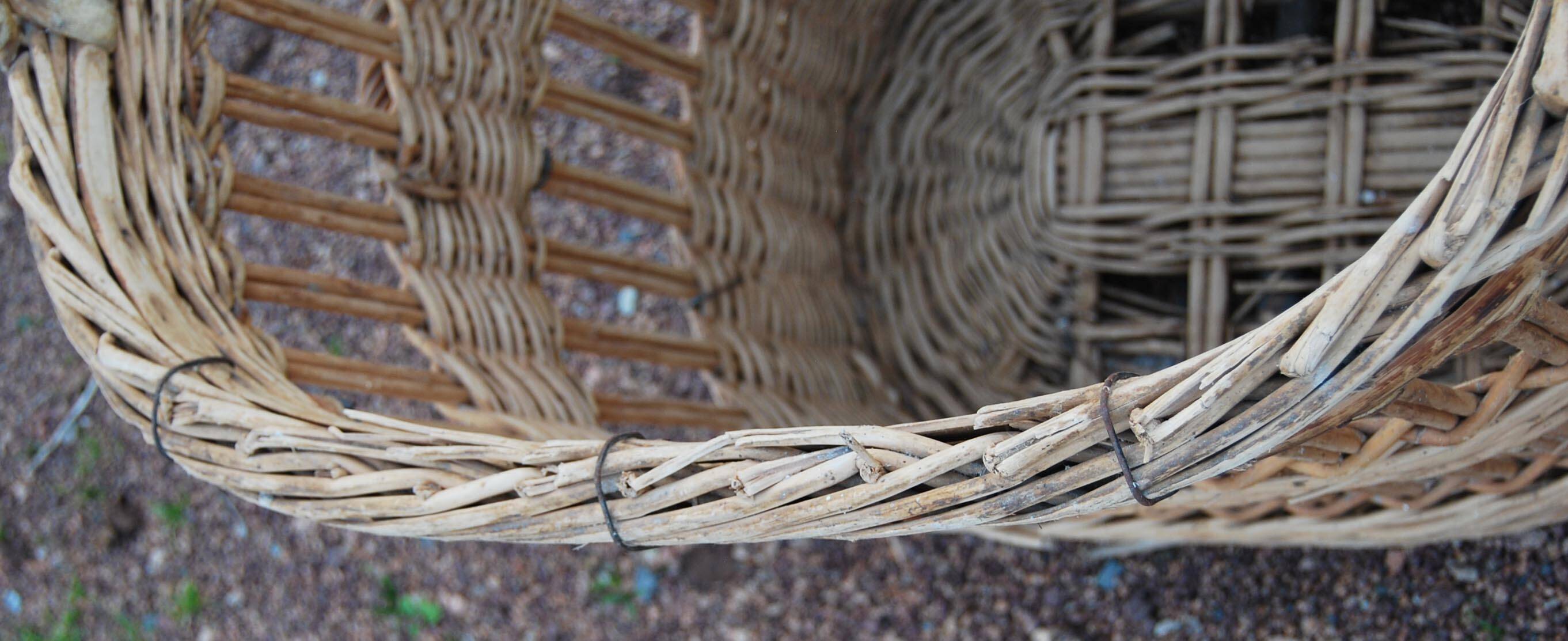 Old and large wicker baker's basket - 1920s-1930s