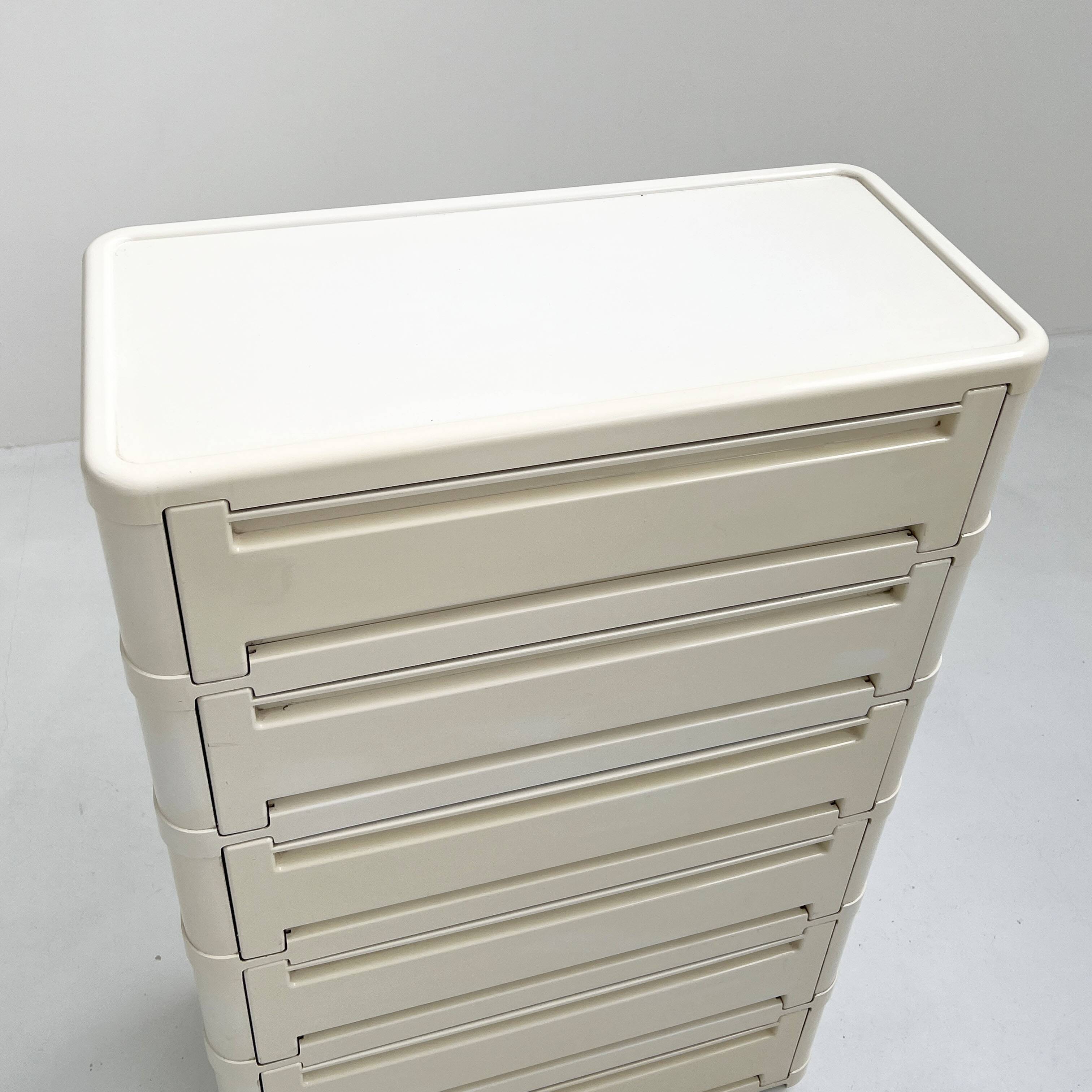 Cabinet blanc modèle “4964” par olaf von bohr pour kartell, 1970