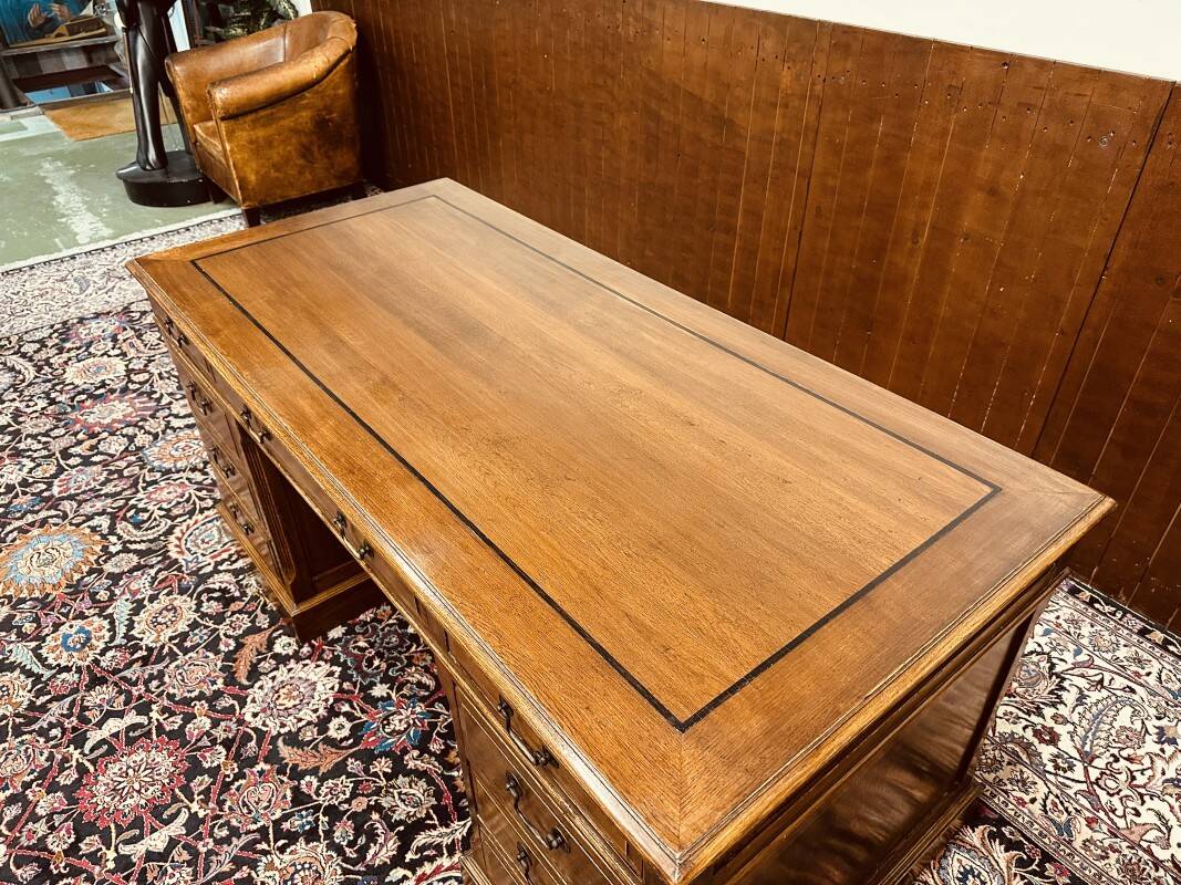 Classic English Eichholtz Desk