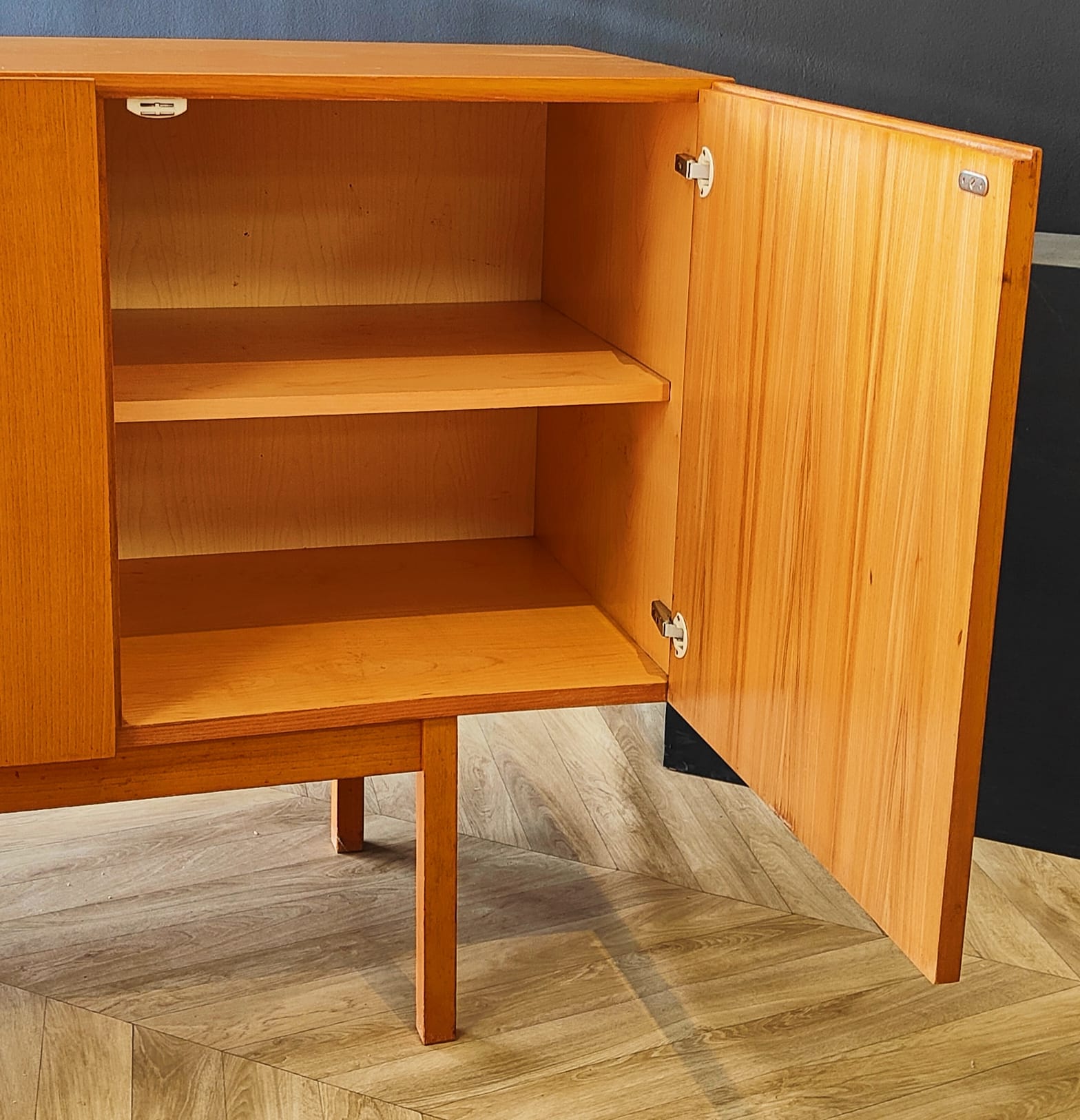 Enfilade suédoise mid century