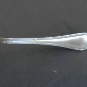 Lot de 8 cuillères à café en métal argenté ercuis.