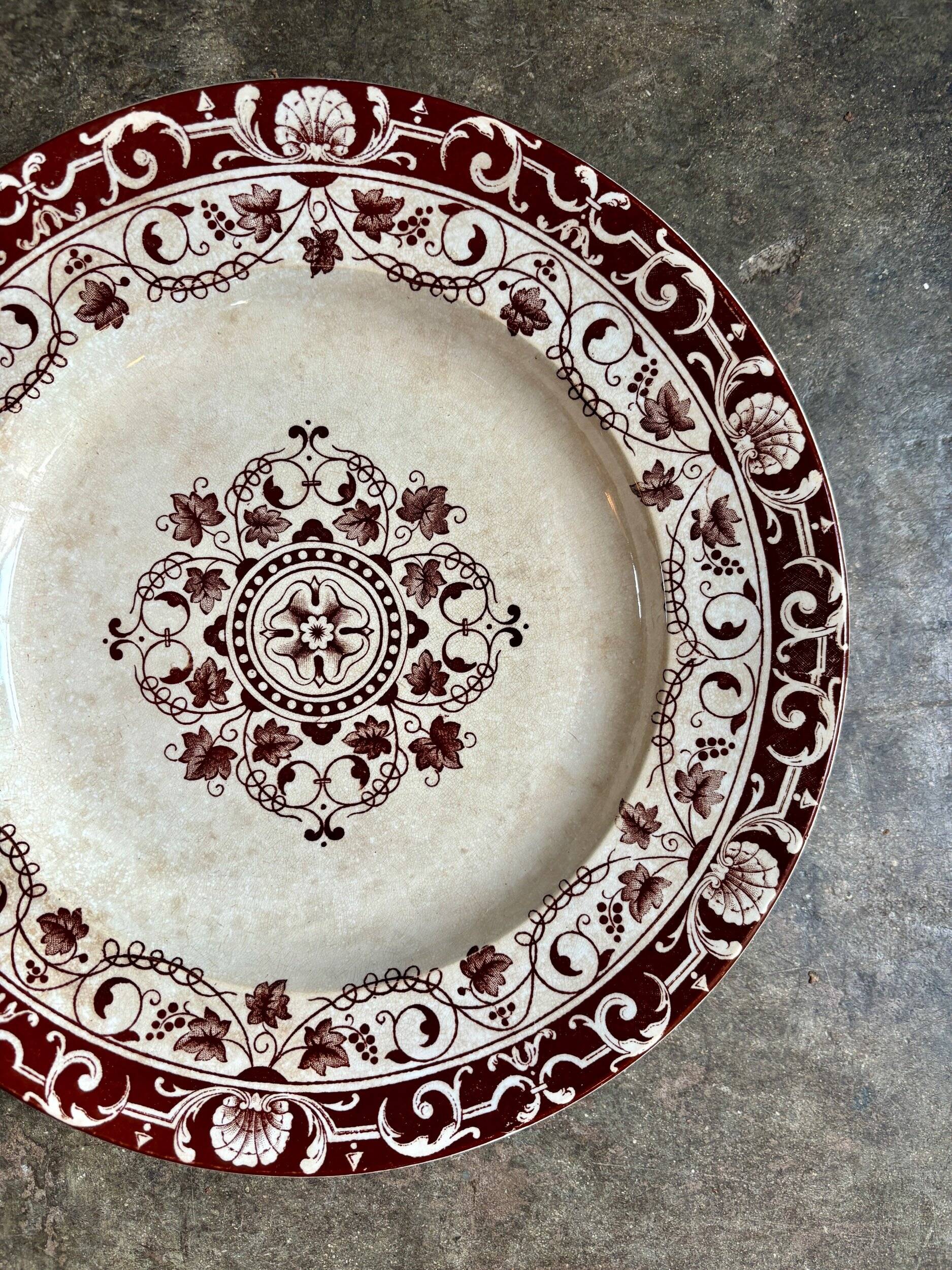 Small round dish Jules Vieillard - Bordeaux in iron earth, "Louis XV" service