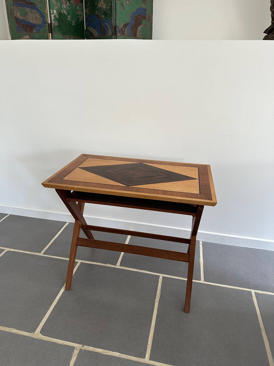 Table d’appoint moderniste bois exotique