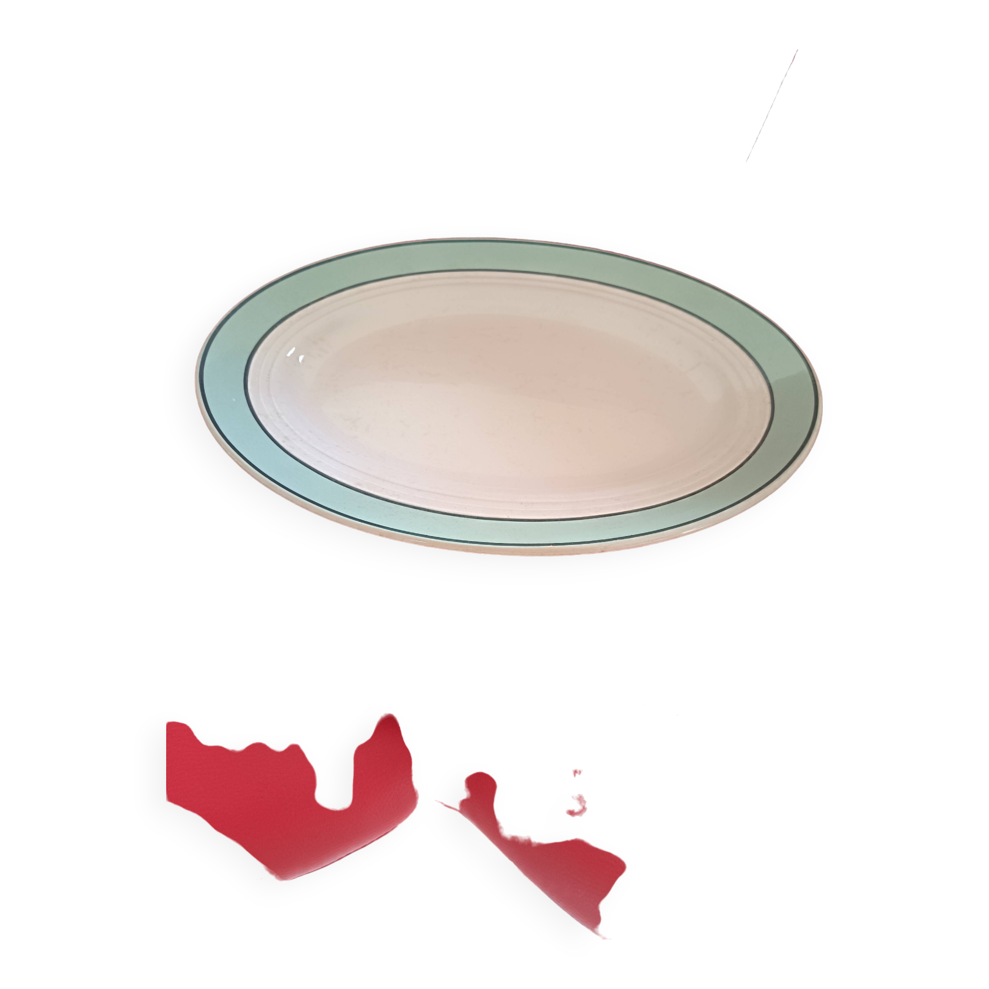 St Amant oval dish. Model Amanda.