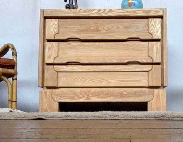 Modernist vintage chest of drawers in solid elm