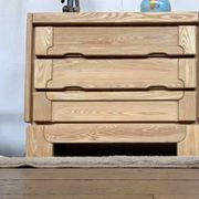 Commode vintage moderniste en orme massif 3 tiroirs