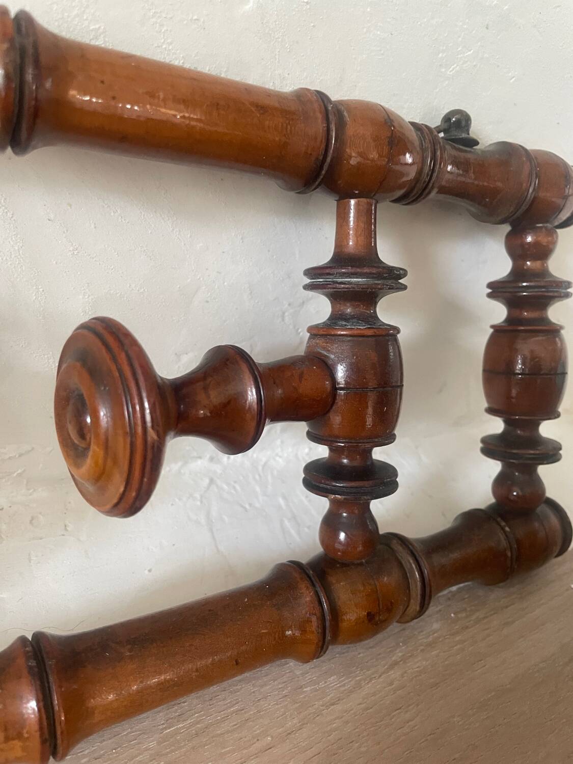 Coat rack with three hooks in turned bamboo-style wood, late 19th century
