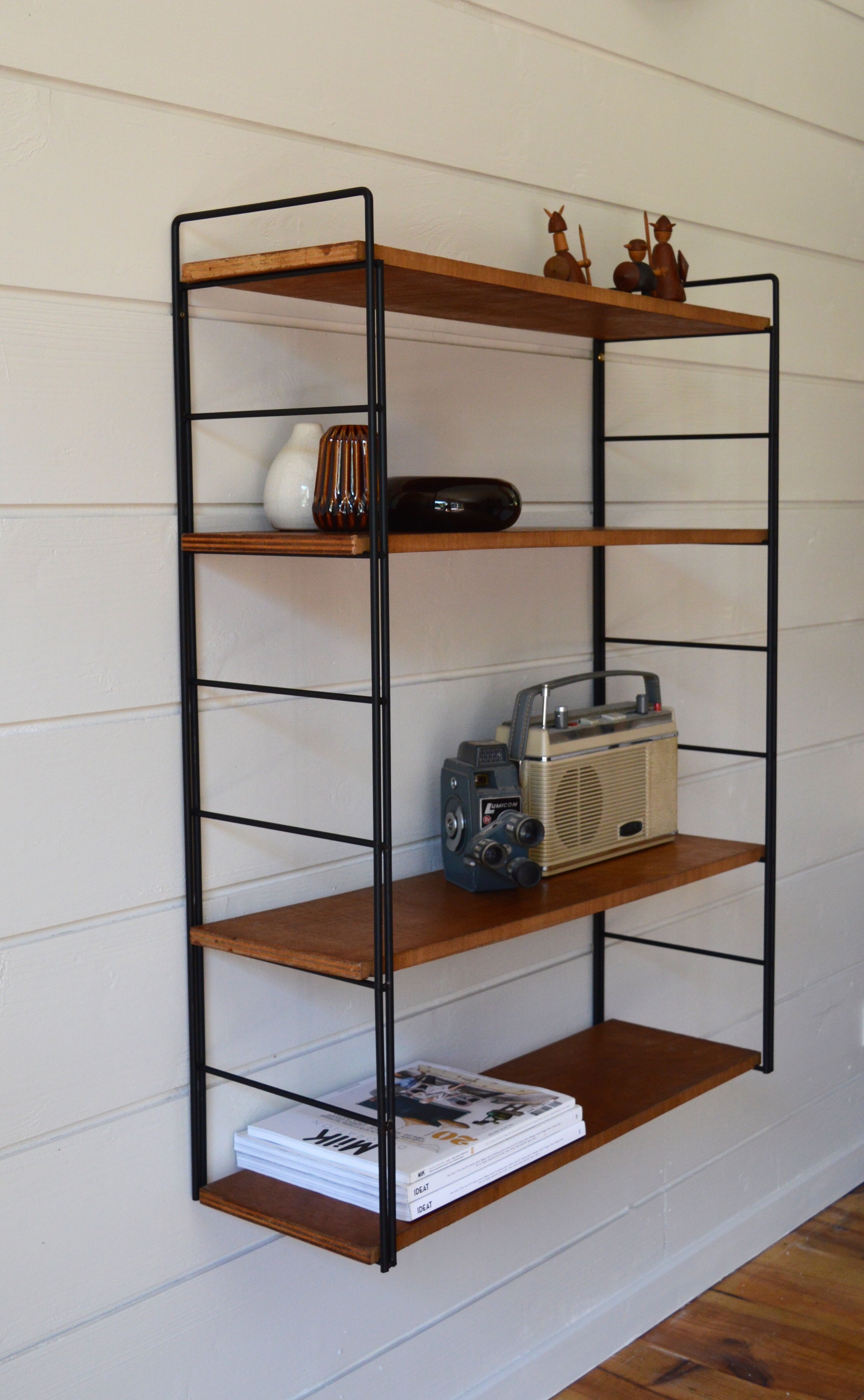 String shelf