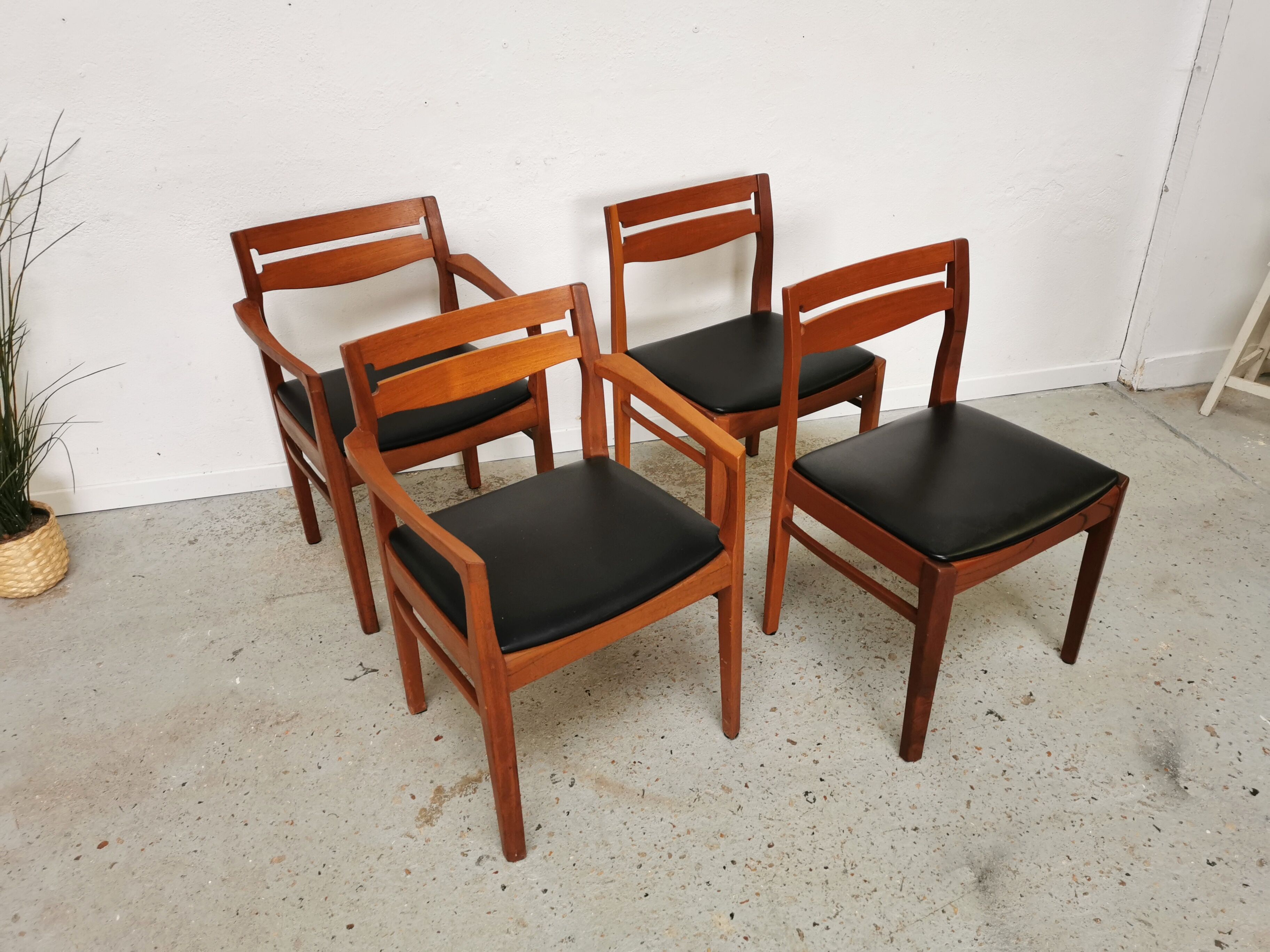 Set de 4 chaises scandinaves vintage teck