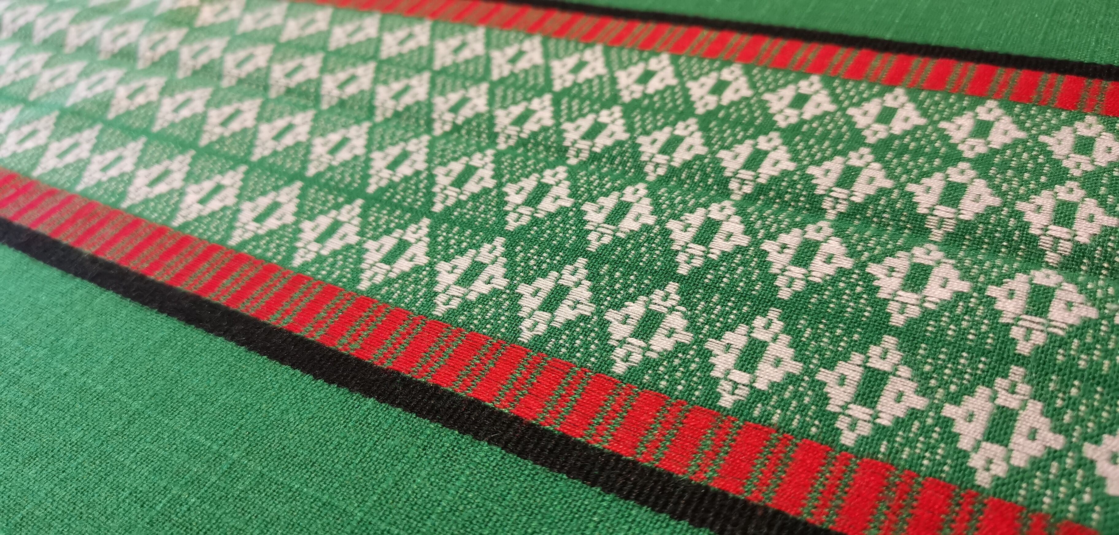 Basque green tablecloth and its 12 napkins