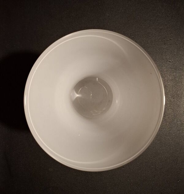 Vase fait main contemporain en opaline