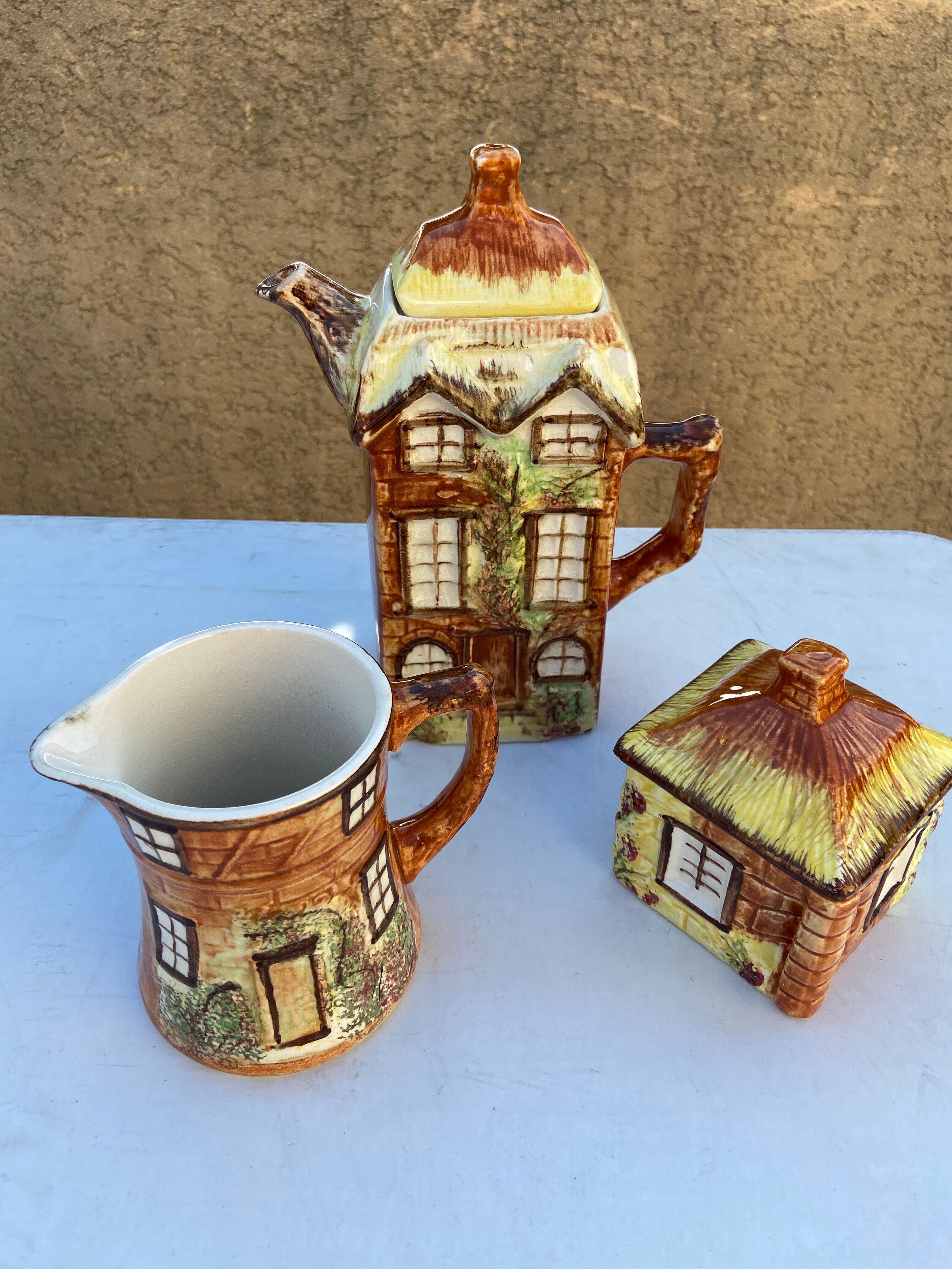 English tea service 3 rooms teapot sugar bowl milk pot