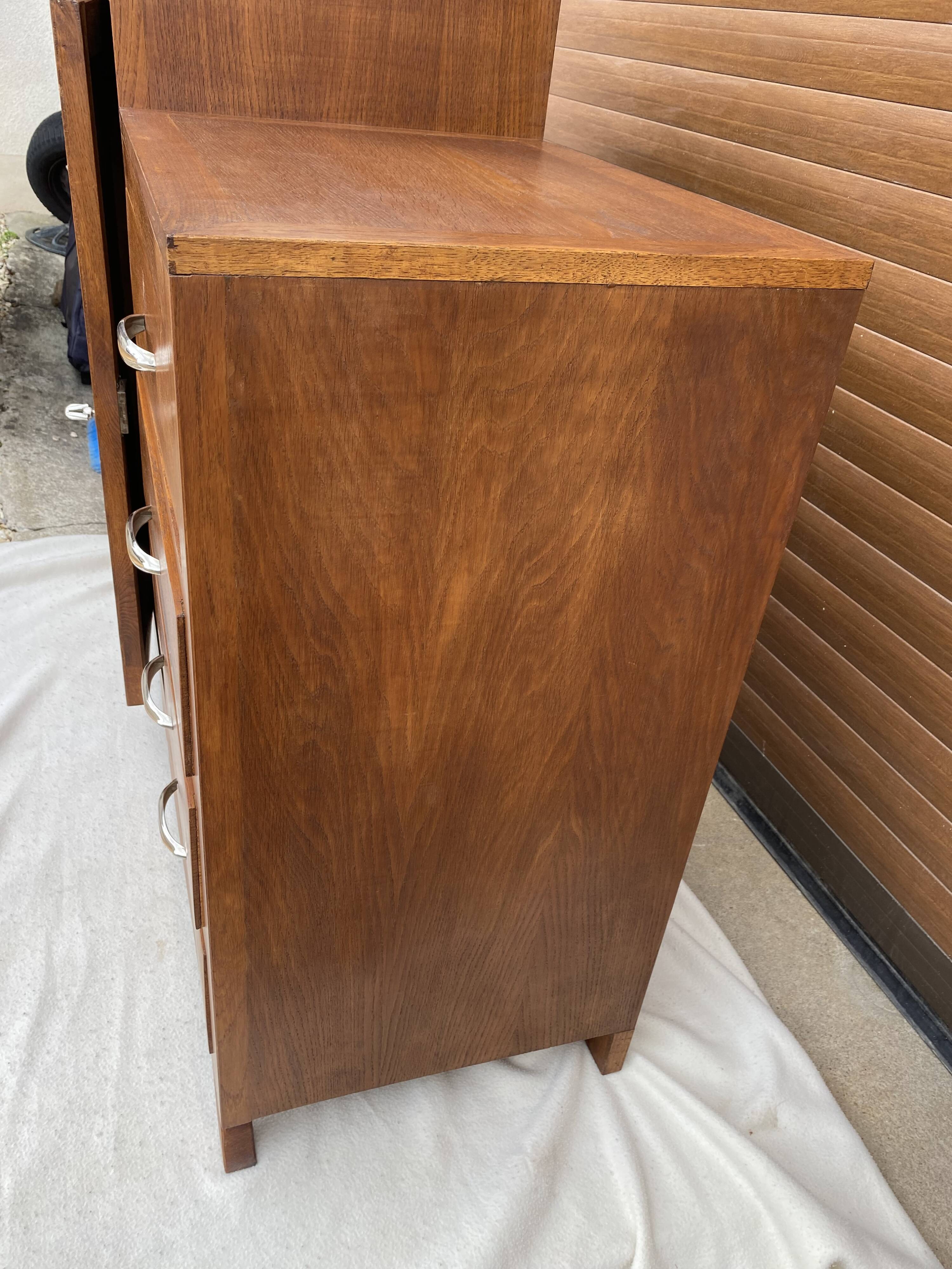 Petite armoire-commode asymétrique vintage