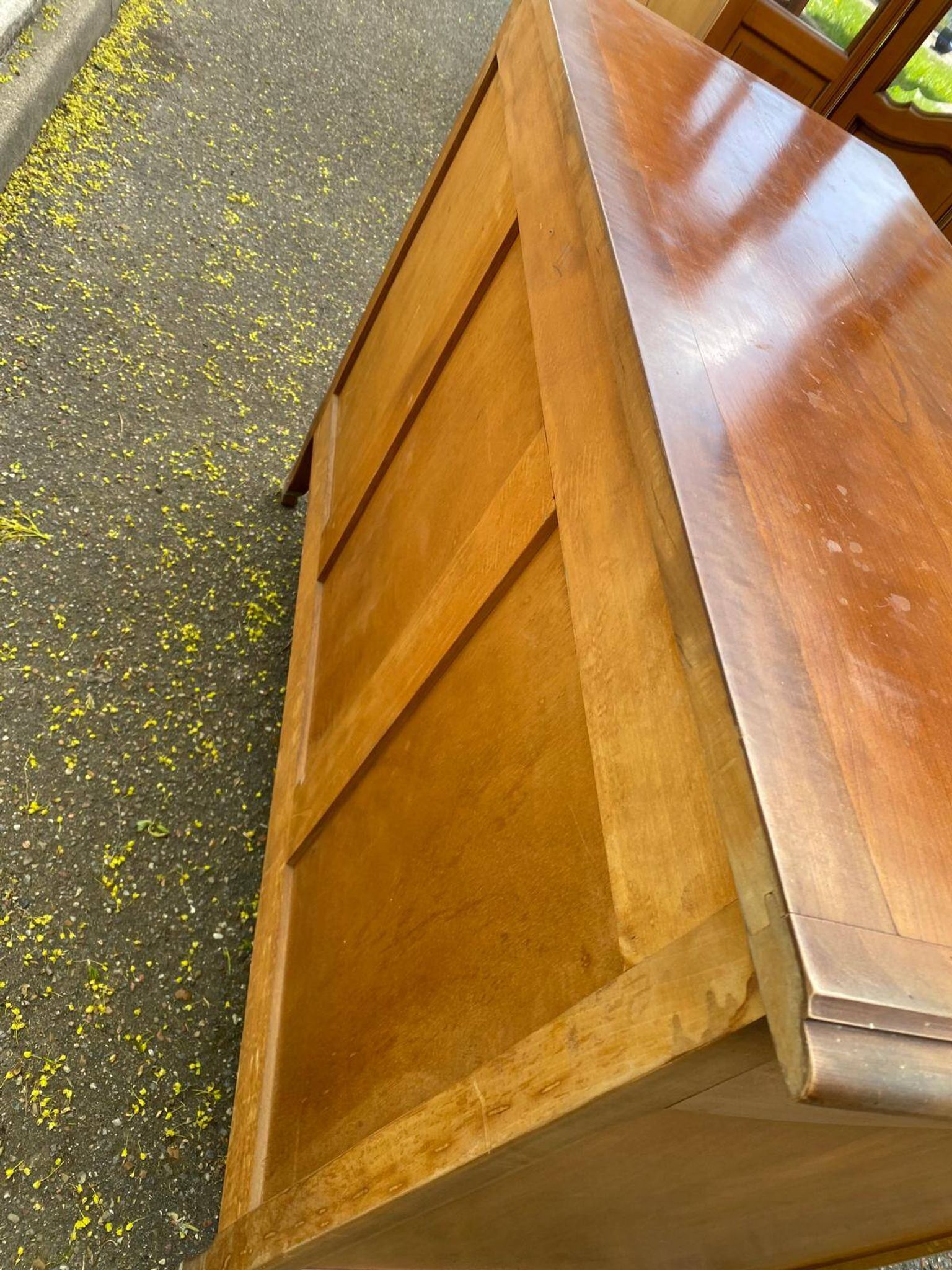 Commode arbalète Louis XV en bois massif merisier du 20ème