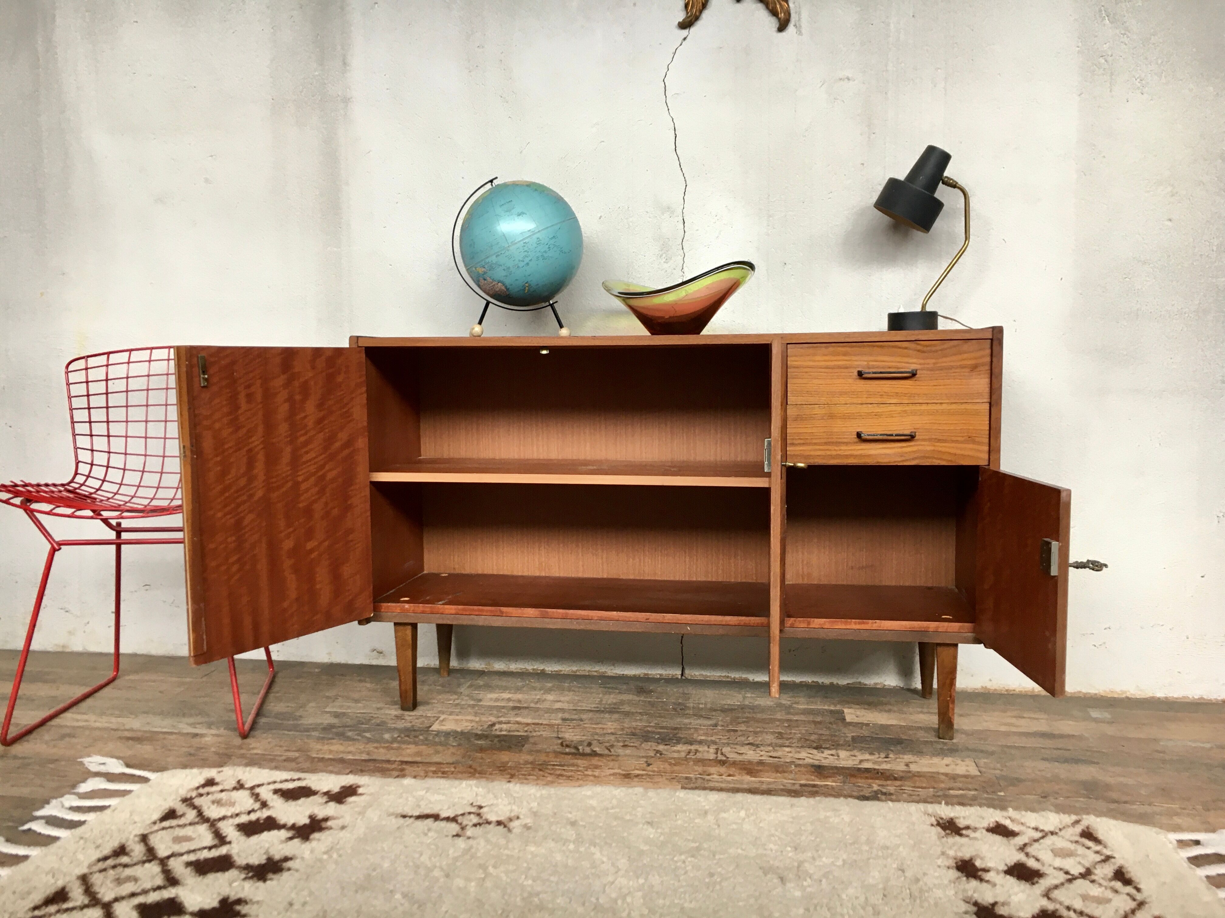 Vintage enfilade - walnut - 50/60 - Scandinavian style - spindle feet