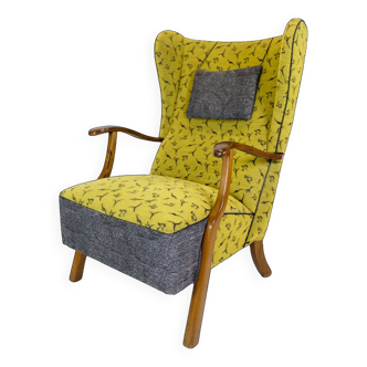 Armchair, Danish carpenter And Polished wood With Patterned fabric From 1940s