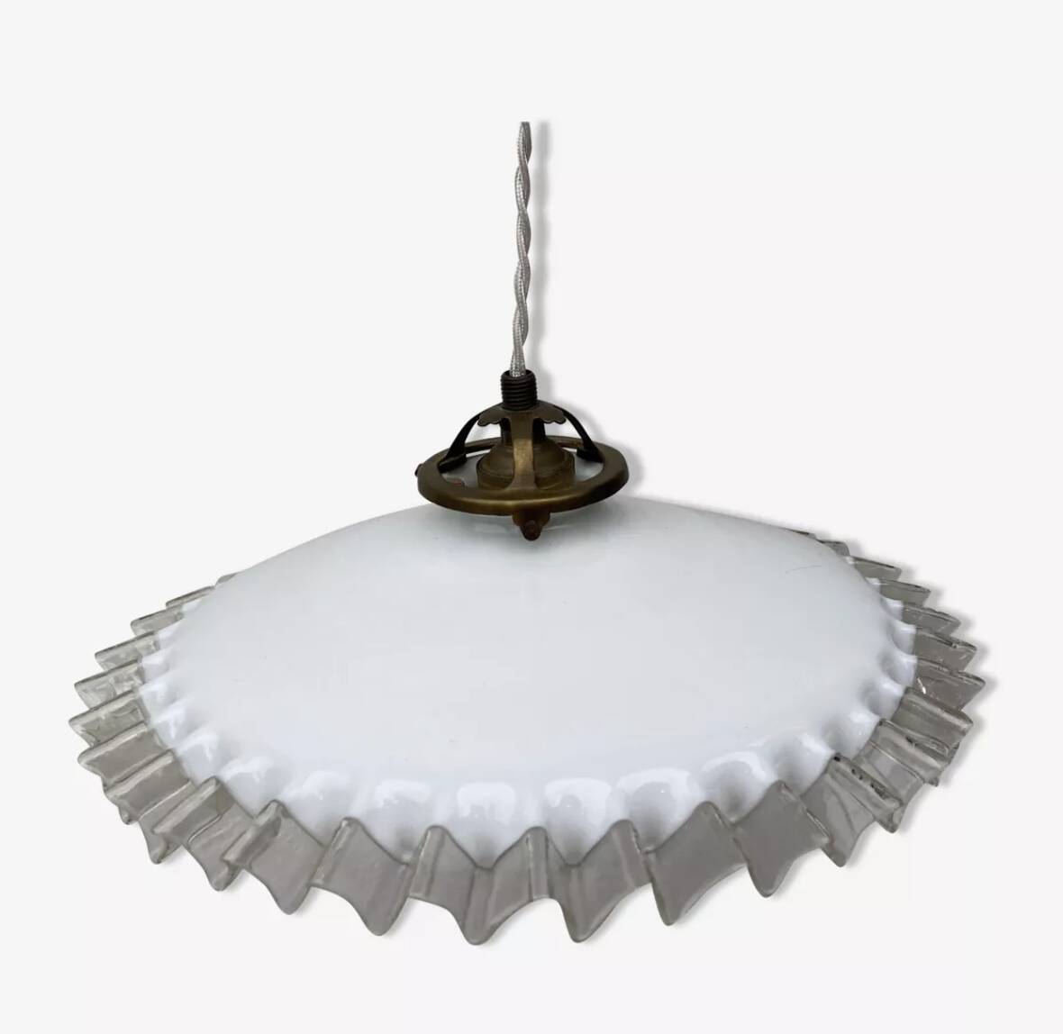 Suspension plissée verre opaline blanc et transparent ondulée