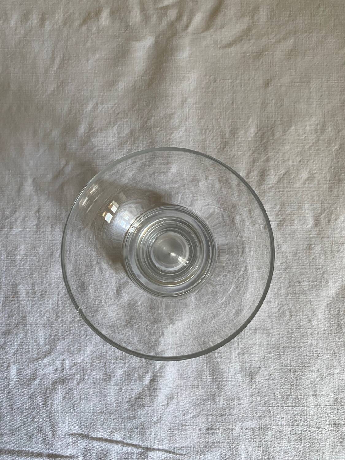 Crystal candle holder, base decorated with a drop