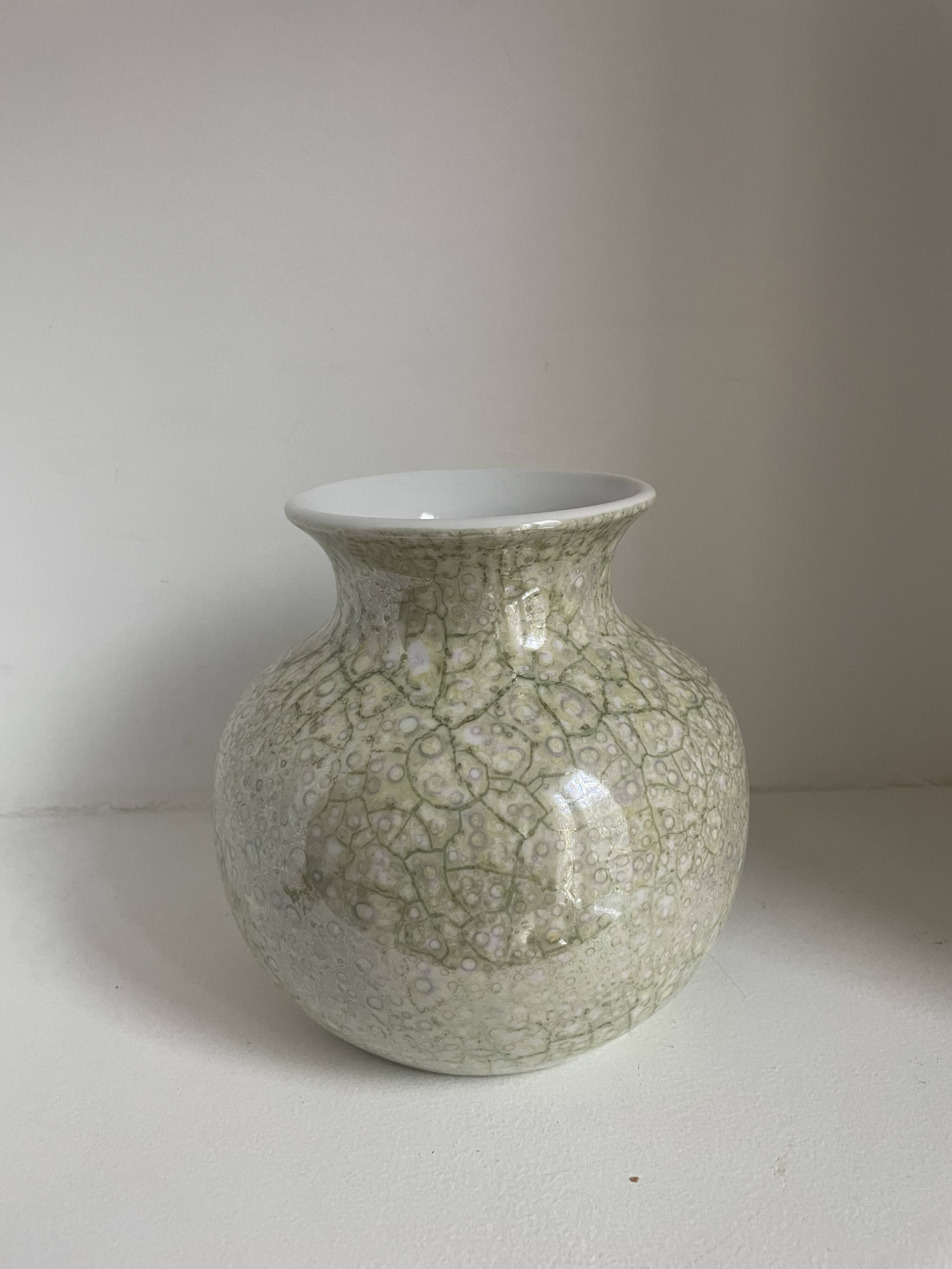 Set of 18 decorative items