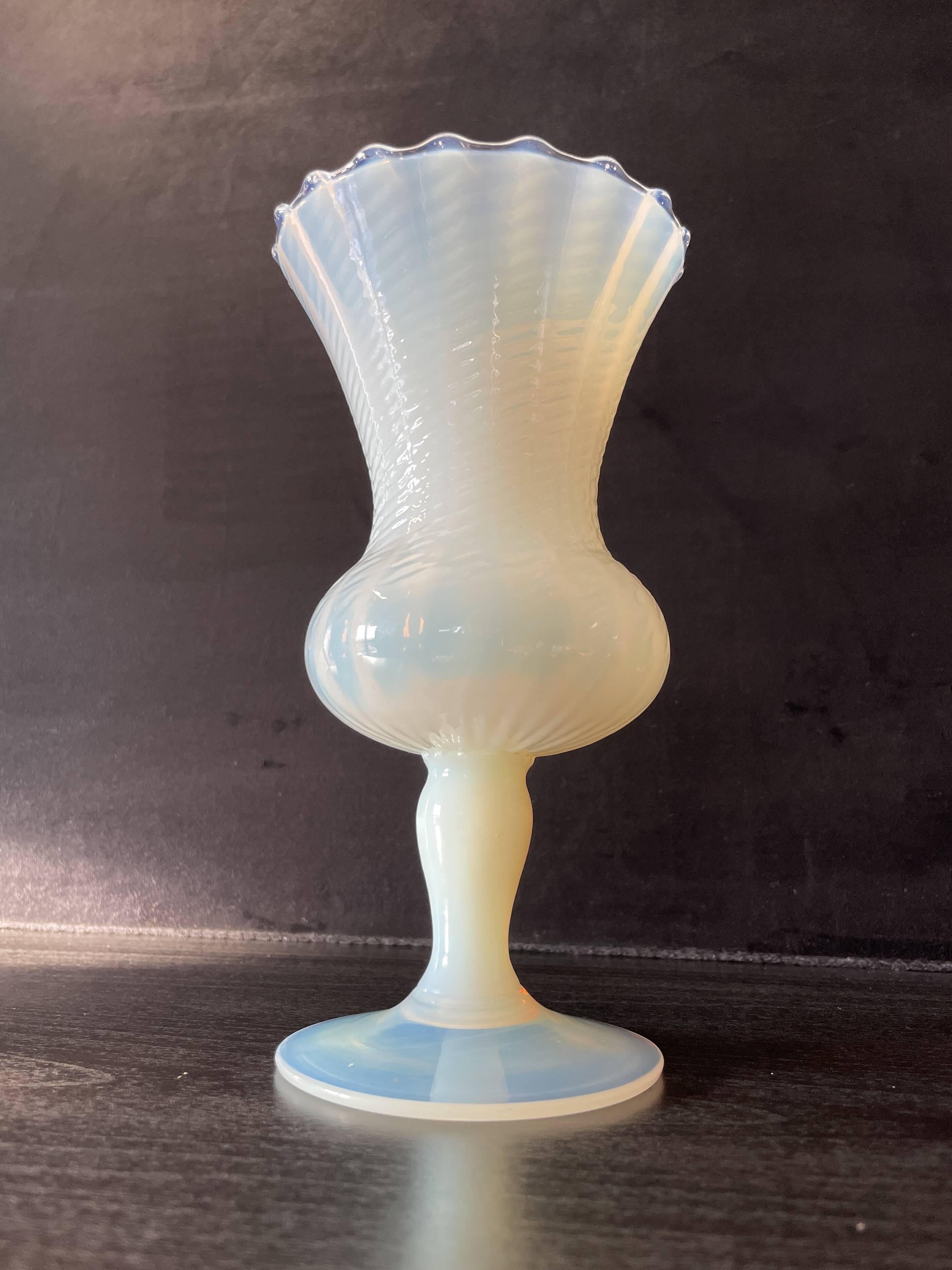 Vase en opaline, verre d'Empoli, Florence Italie 1960