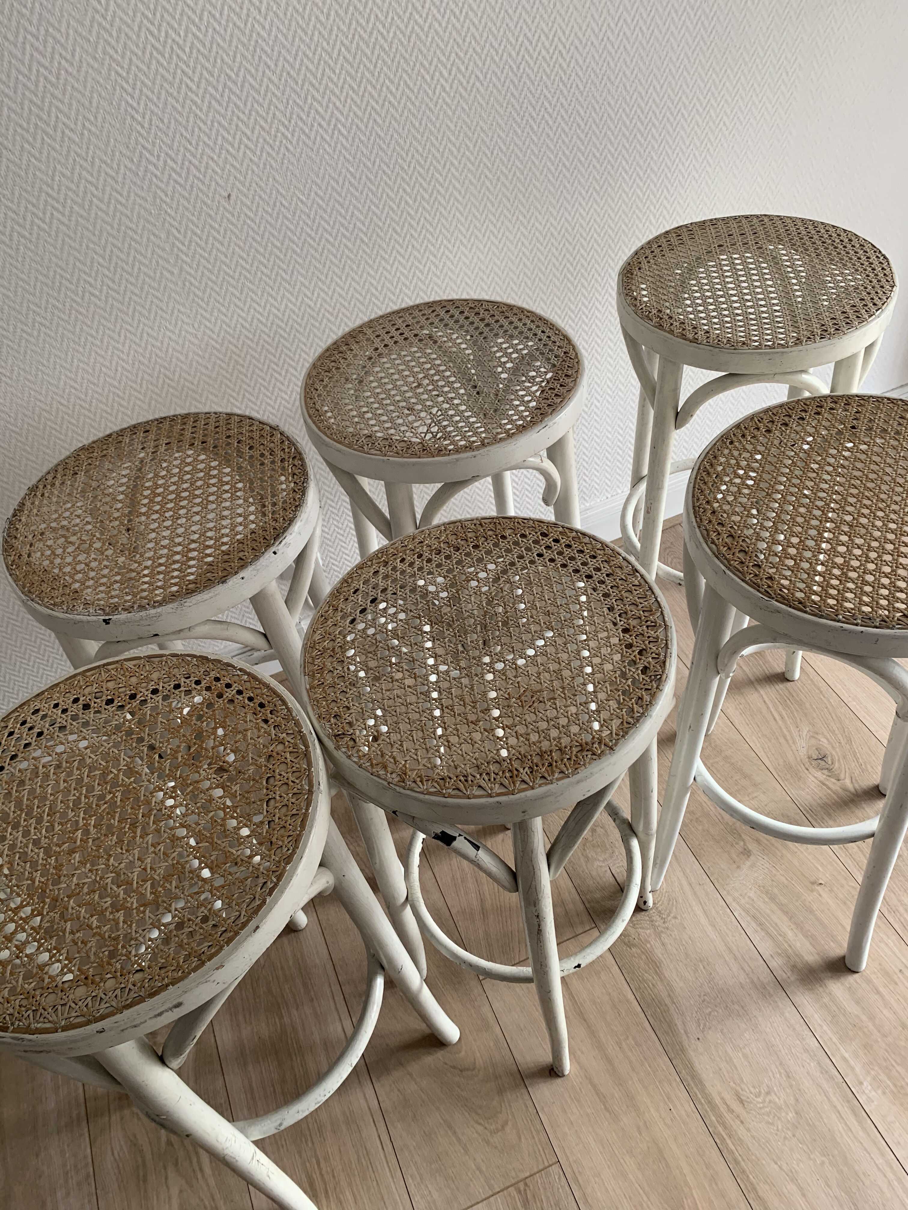 Set of 6 vintage bistro stools cannés white