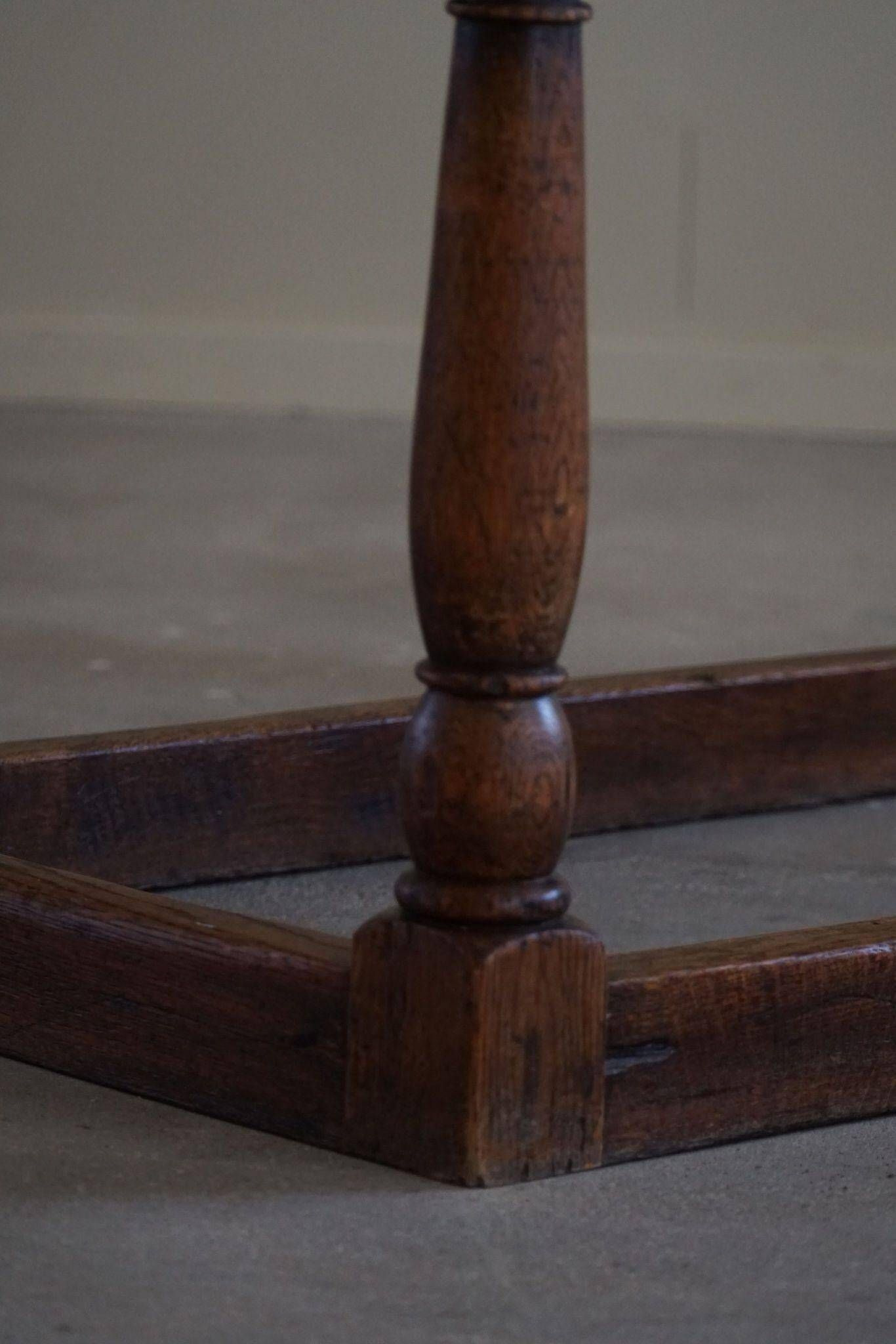 Bureau / Table à manger par ébéniste danois en chêne, style baroque, années 1970