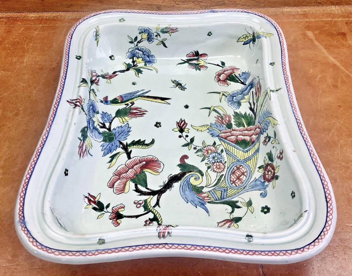 Ancien plat couvert faïence Gien modèle corne d’abondance XIX