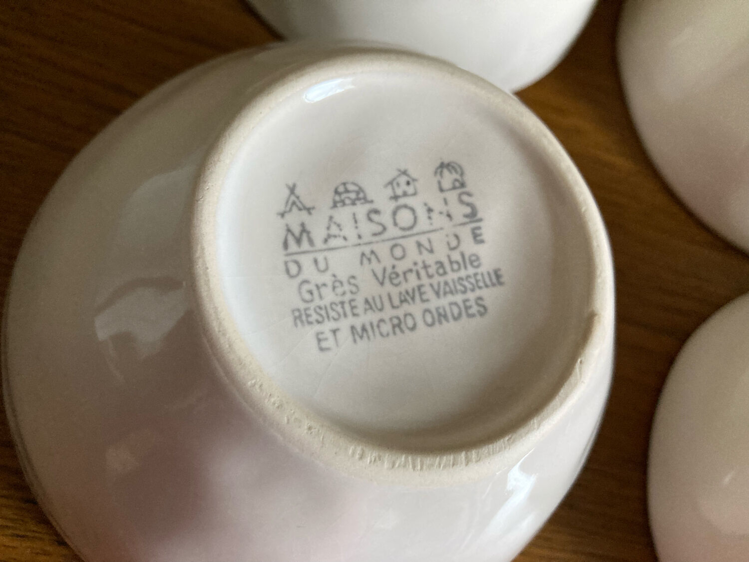 Set of four Maison du monde stoneware bowls