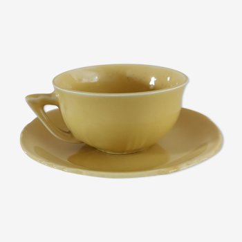 Tasse et soucoupe en faïence années 1940-1950