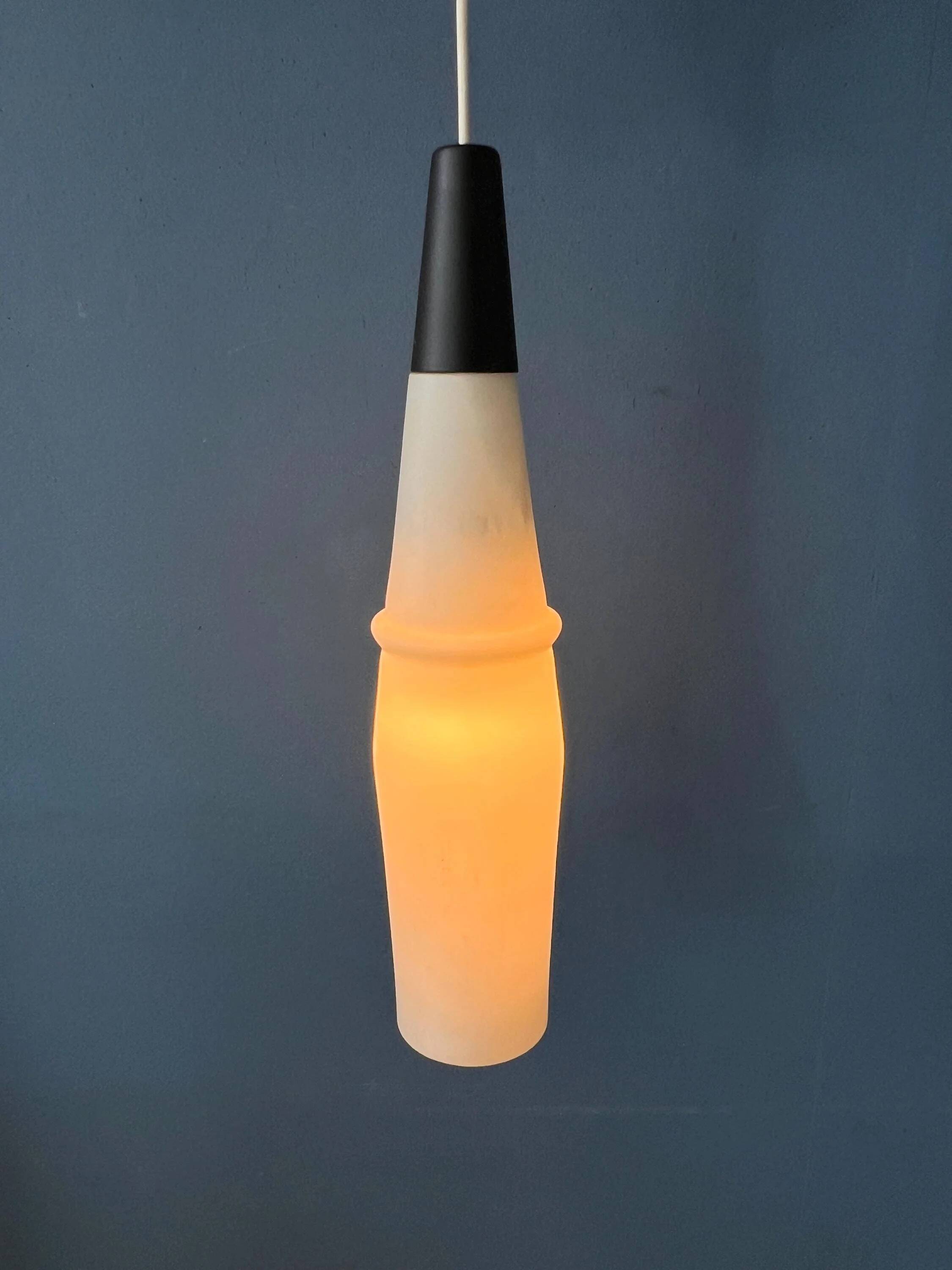 Suspension longue Mid-Century en verre opalin