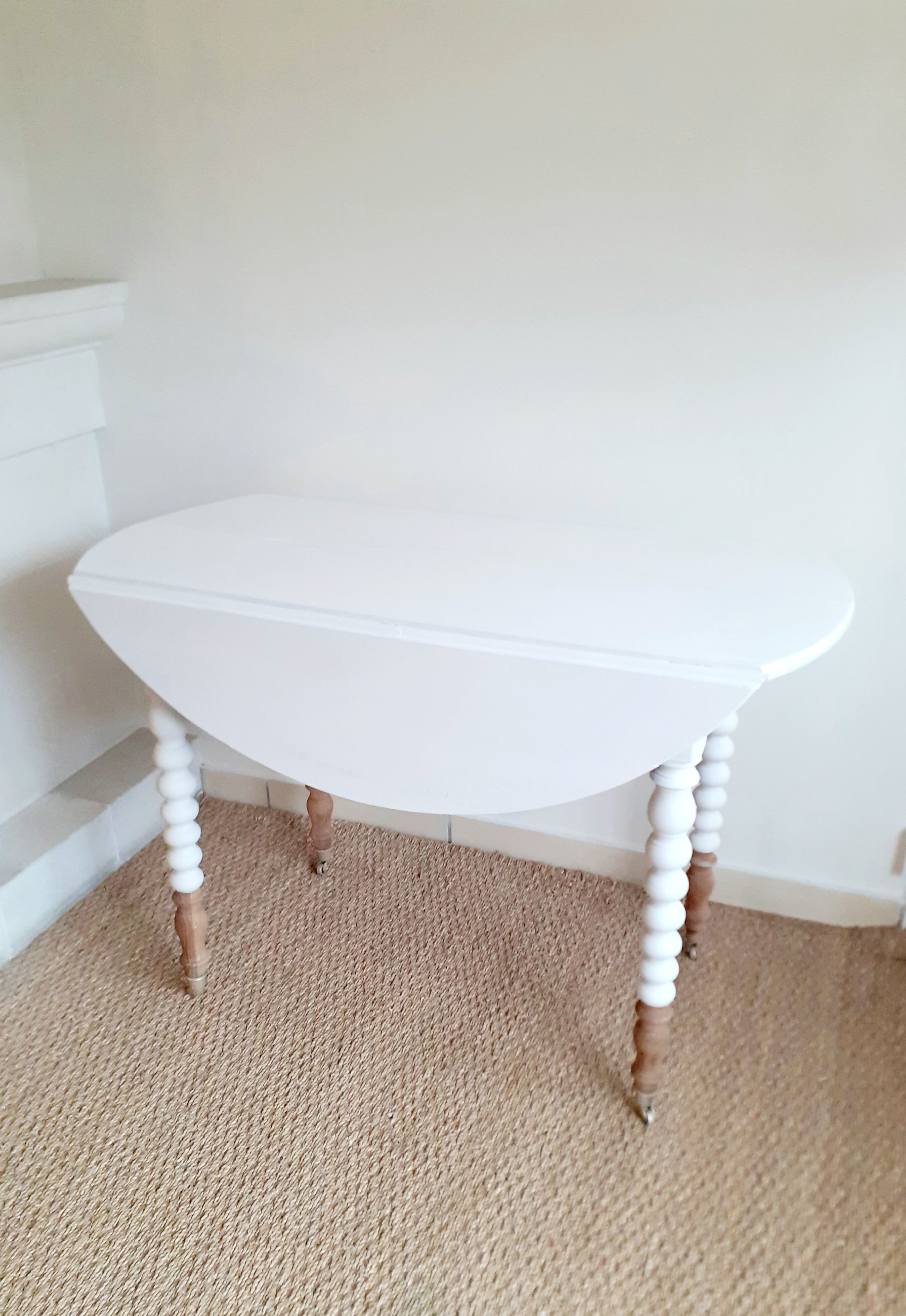 Round table with flaps