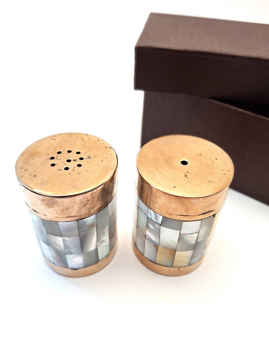 Ensemble sel et poivre Art déco vintage – Laiton et nacre, années 1930-1950