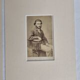 Ensemble de 6 photographies anciennes montées, portraits studio du XIXe siècle