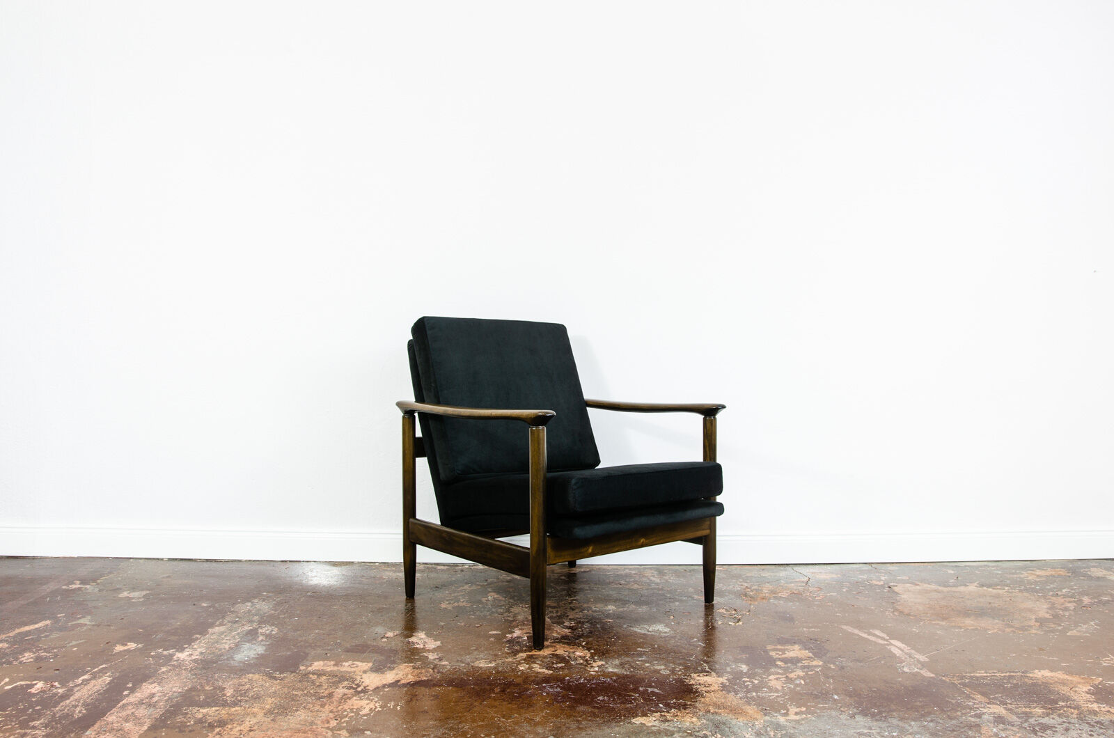 GFM 142 by Edmund Homa 1960's