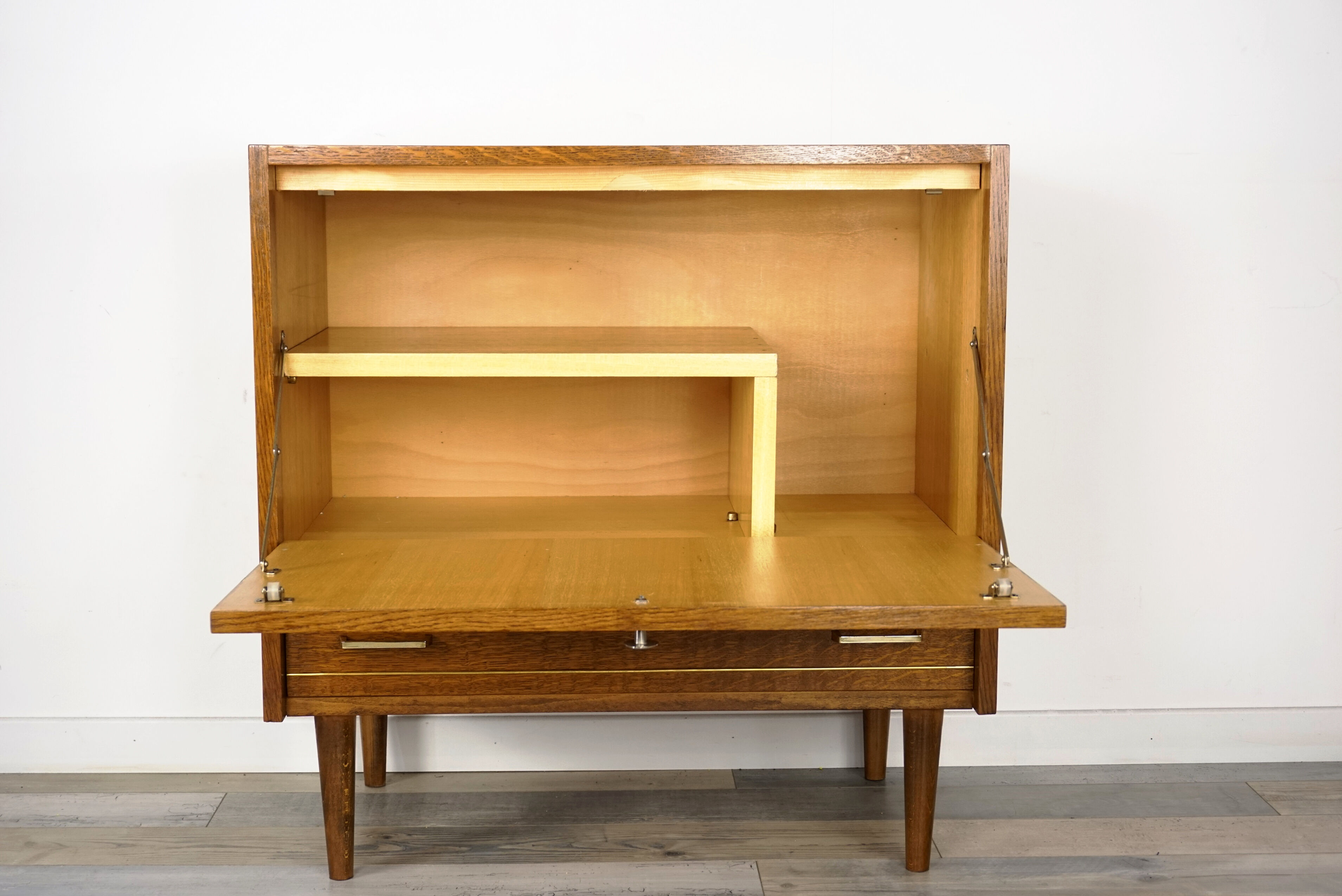 Bar storage in oak and brass, 50s - 60s