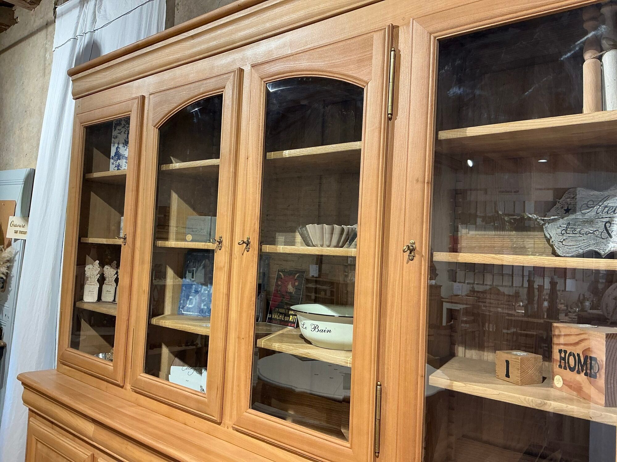 Display cabinet in solid cherry wood