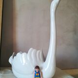 Empty swan pocket in earthenware