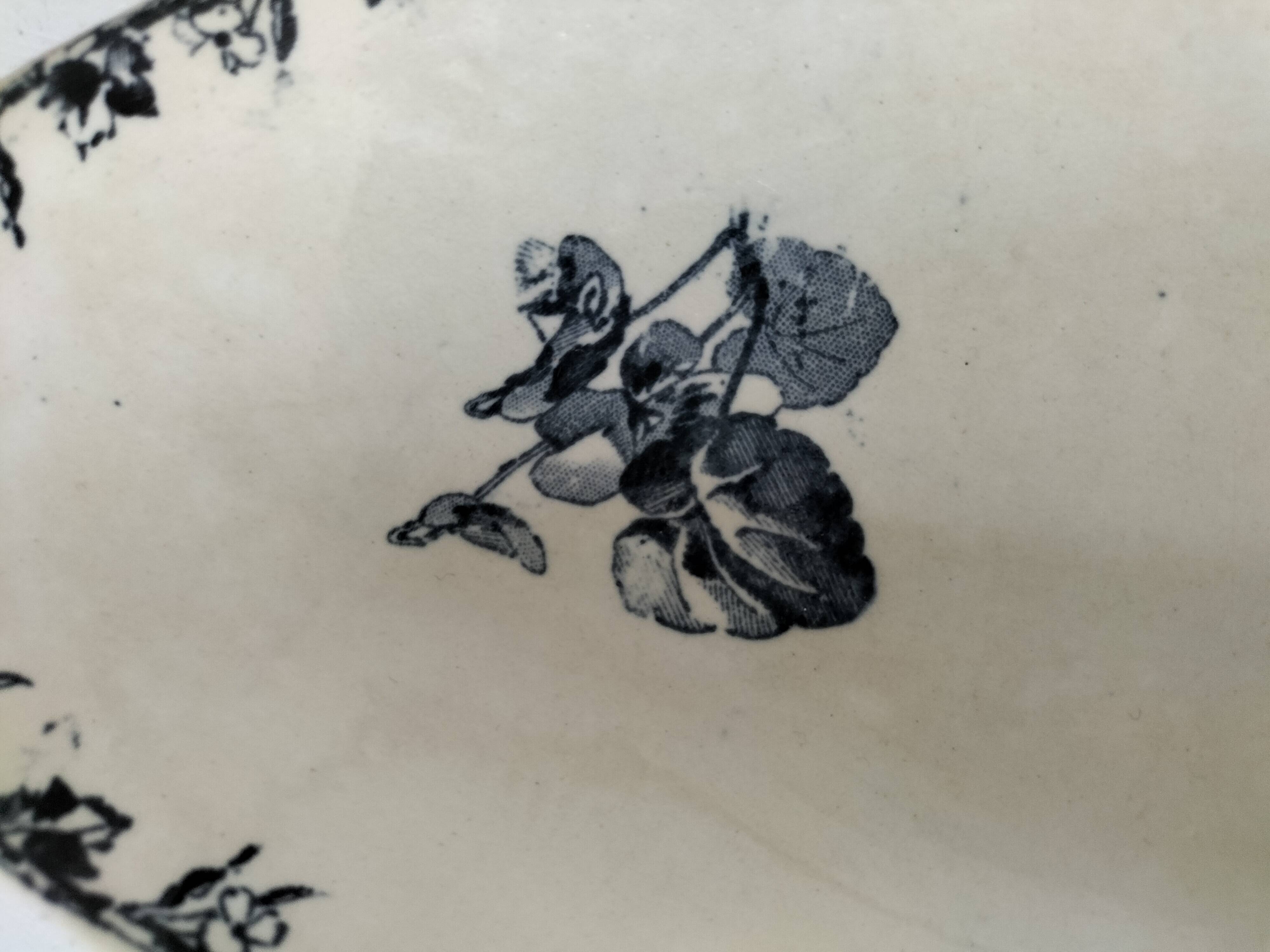 Old Sarreguemines dish – Stella model