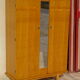 Armoire vintage, pieds compas