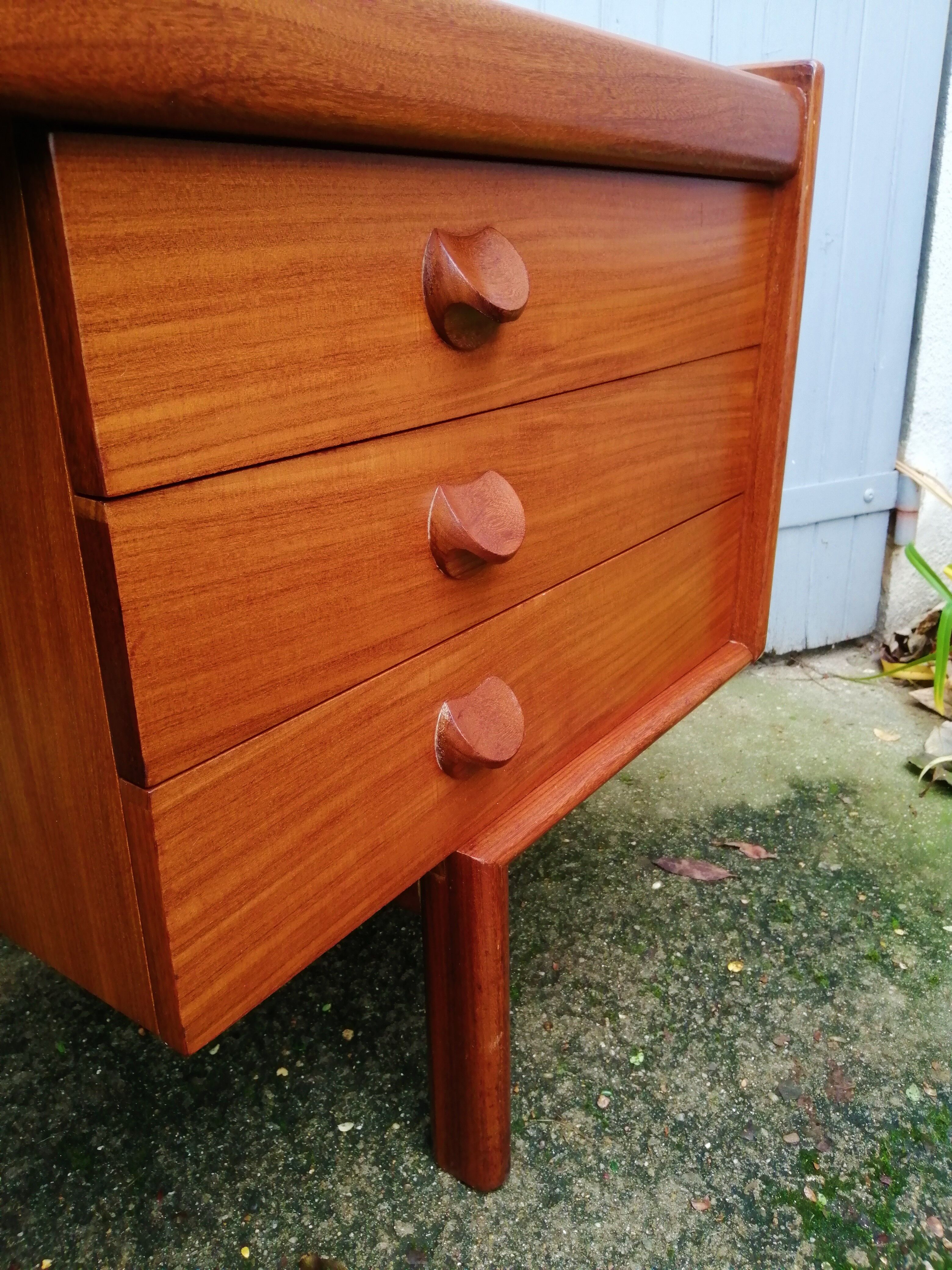 Teak dressing table from the 60s by White & Newton